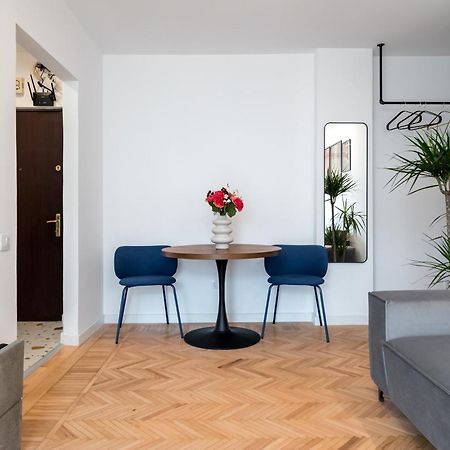 Central Aesthetic Apartment Bucharest Exterior photo