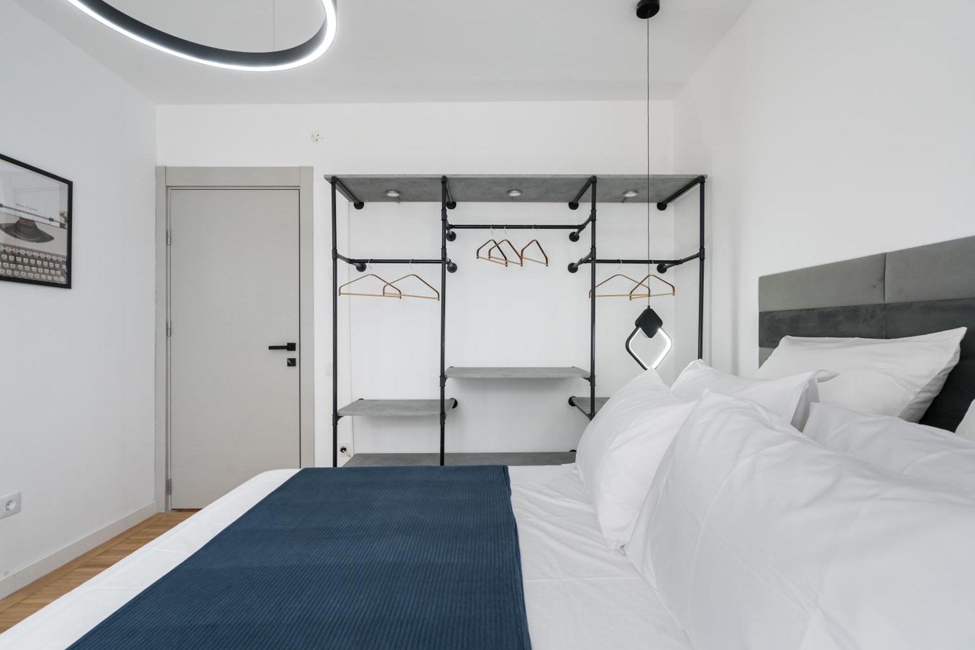 Central Aesthetic Apartment Bucharest Exterior photo