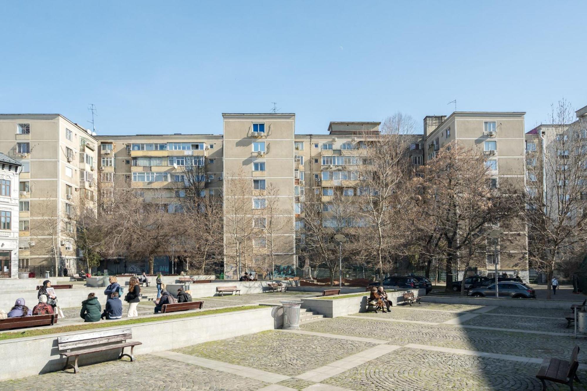 Central Aesthetic Apartment Bucharest Exterior photo